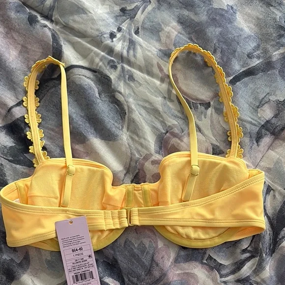 Wild Fable Yellow Bikini with Floral Details 🌼🌼🌼 - Picture 2 of 2